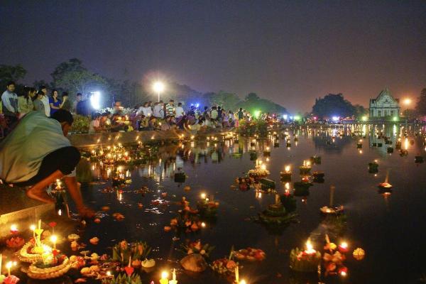  Loy Kratong